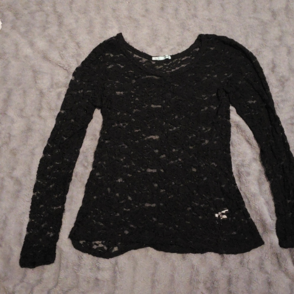 Black lace longsleeve top